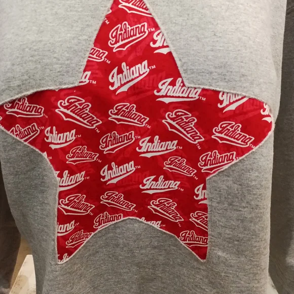 IU Hoosiers Patch Cut Away Design Sweatshirt with Red Indiana Star Size Medium - Picture 2 of 3